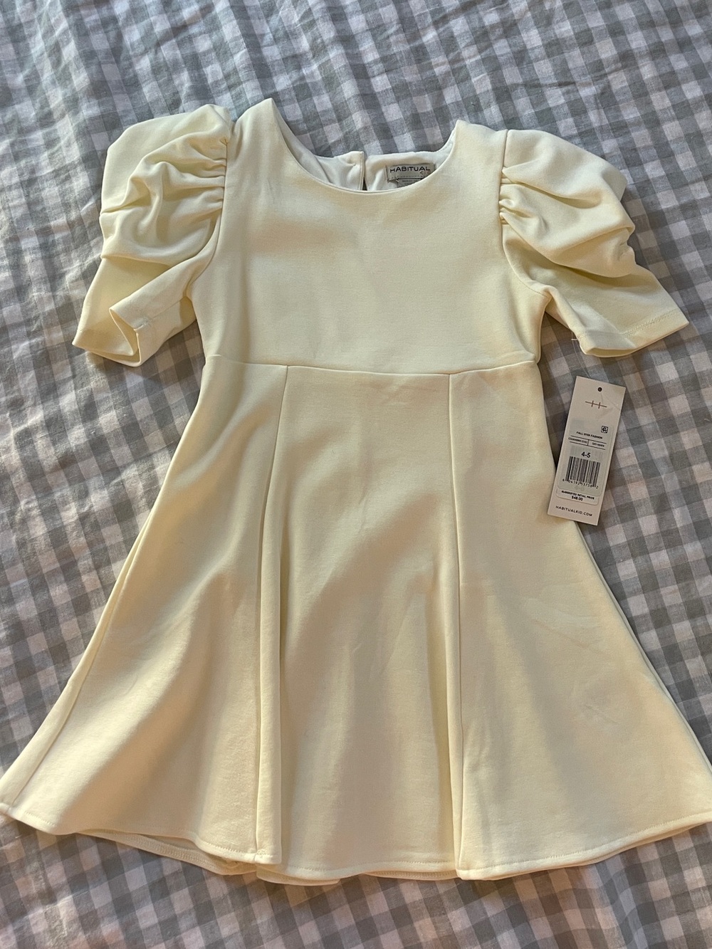 Rouged sleeve cream dress